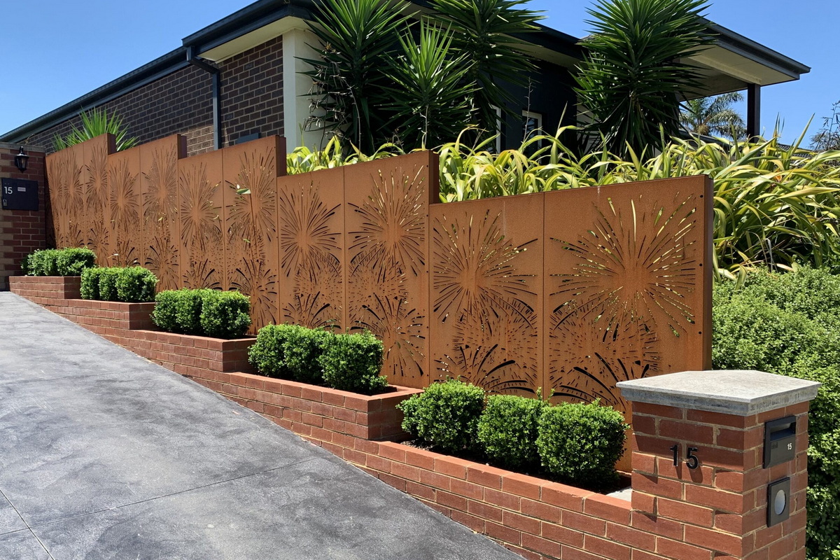 Corten Çelik Çit